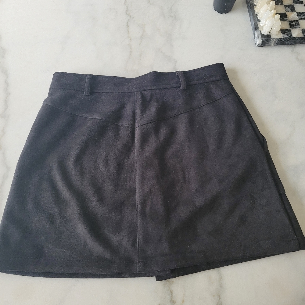 Black suede Skirt - Picture 3 of 4